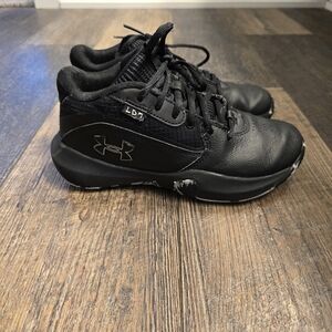 Under Armour Boys Black Athletic Shoes